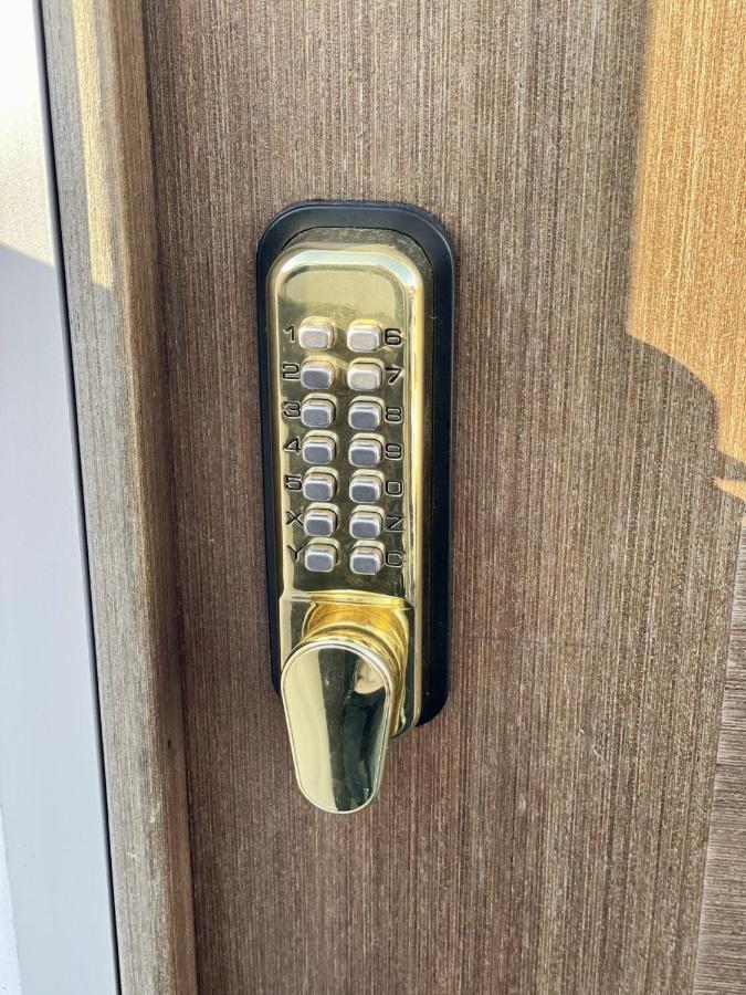 Modernus Kambarys Barzoje Ant Nemuno Hotel Kaunas Eksteriør billede
